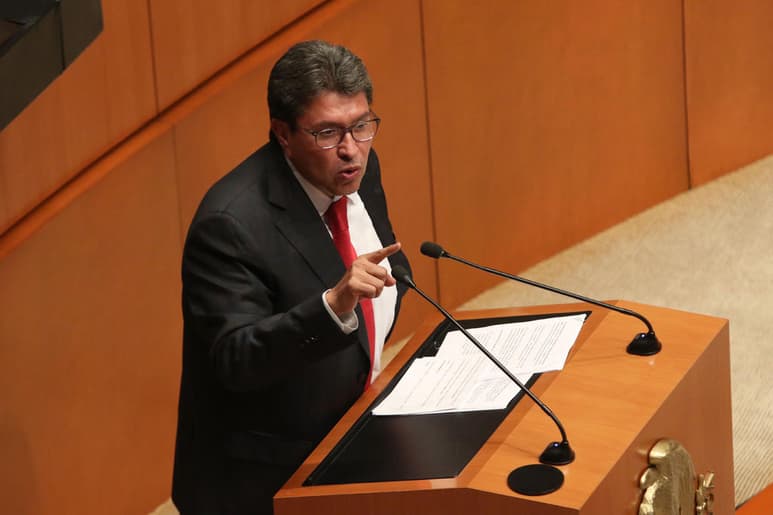 Monreal Ávila dijo que hay antecedentes de la Corte en resoluciones similares, en donde se amplió el mandato a magistrados en el Tribunal Electoral, hace cuatro años, los cuales fueron avalados por el Poder Legislativo. (EL UNIVERSAL)