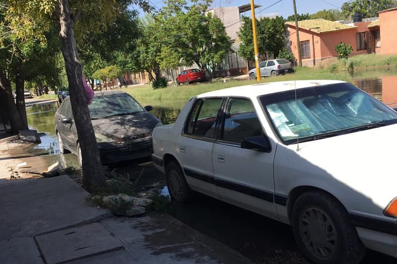Actualmente alrededor de 20 casas están siendo afectadas por el brote de aguas negras, lo que ha generado presencia de mosquitos. (CORTESÍA)