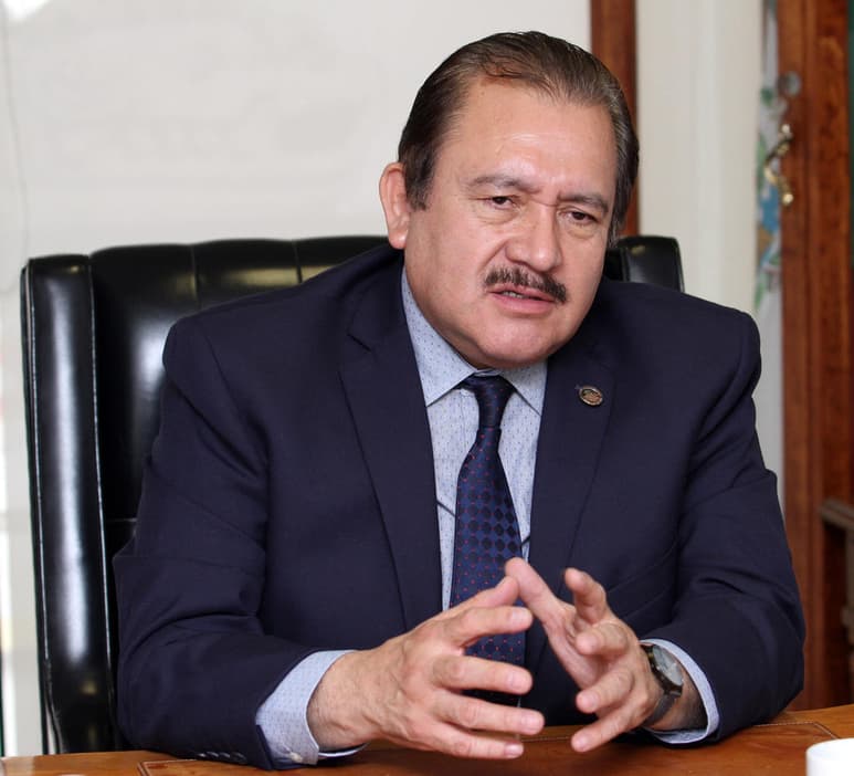 González Guzmán aseguró que los líderes sindicales no se han ahorcado 'porque no somos maleantes tenemos una calidad moral pública y ahí están nuestras cuentas'.