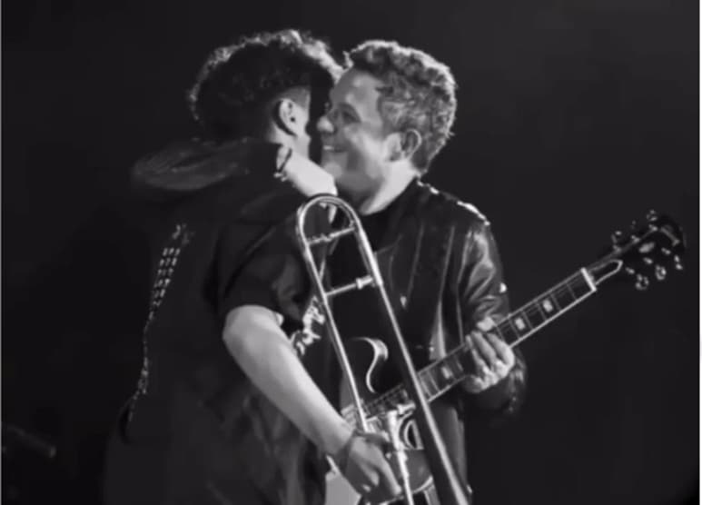Apoyo. Alejandro Sanz anunció en su cuenta de Instagram que su hijo, Alexander, se lanza a la música y presenta disco.
