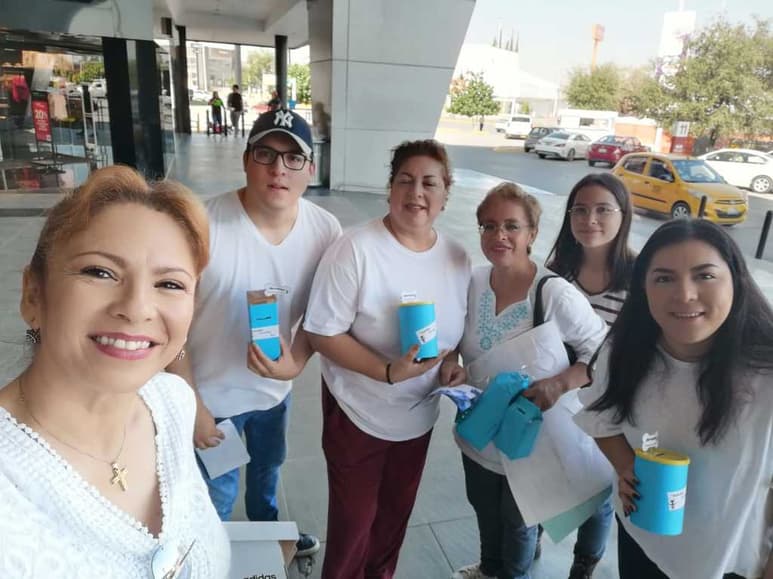 Integrantes de Sociedad Perruna pidieron la ayuda de los ciudadanos de La Laguna para cubrir con sus gastos de operación. (VIRGINIA HERNÁNDEZ)