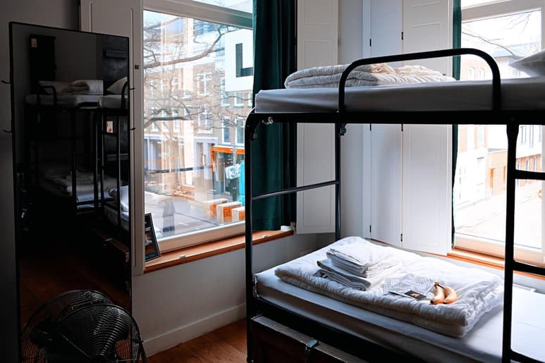 Los hostales son de sitios recomendados para aquellos quienes viajan con la intención de pasar el menor tiempo posible en una habitación, sino turisteando. (ARCHIVO)