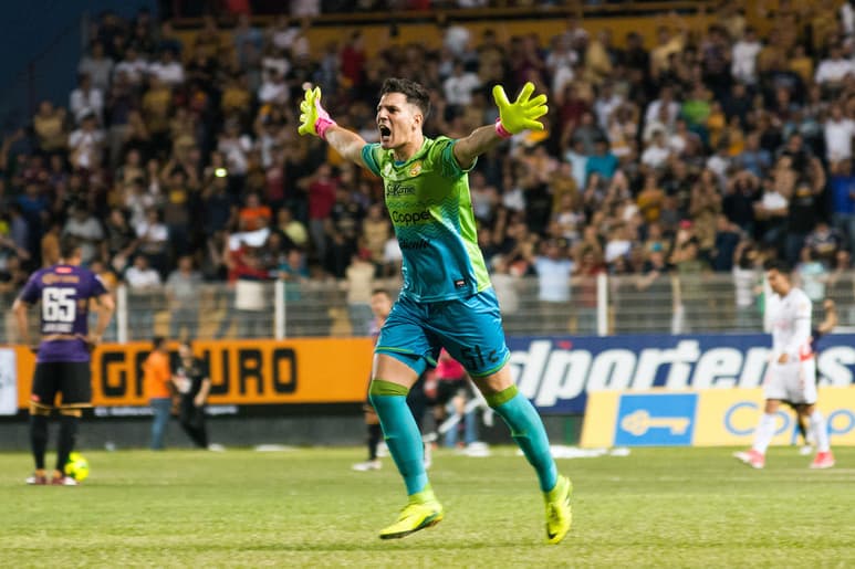 El Club Dorados de Sinaloa decidió terminar anticipadamente con el contrato del portero argentino. (ARCHIVO)