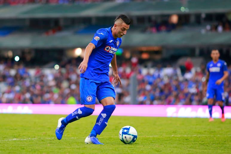 El elemento de Cruz Azul aseguró que siente una gran estima por el exdirector deportivo celeste y espera que en su nuevo reto pueda ser feliz. (ARCHIVO)