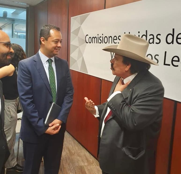 El senador Armando Guadiana consideró que los diputados deben analizar el impacto que traería aumentar el costo del agua. (SERGIO A. RODRÍGUEZ)