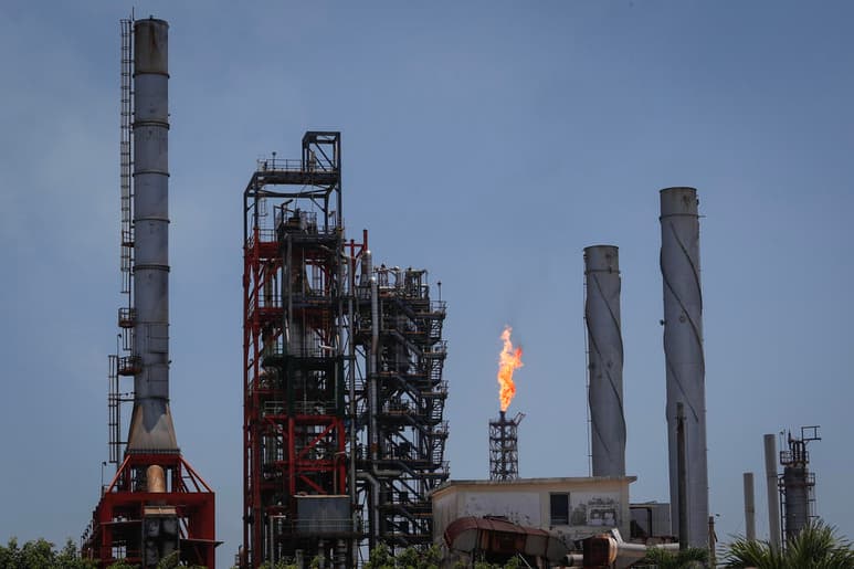 Las empresas Caxxor Group y Refmex pretenden construir la primera refinería privada de México, que estaría ubicada en el norteño estado de Tamaulipas y produciría 60,000 barriles diarios. (ARCHIVO)