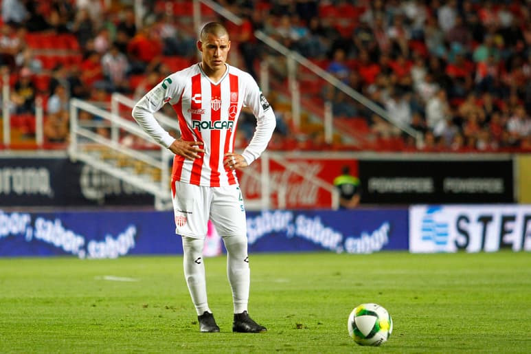 Cristian 'Chicote' Calderón es uno de los jugadores del Necaxa que se rumora que podría salir de la institución rojiblanca. (ARCHIVO)