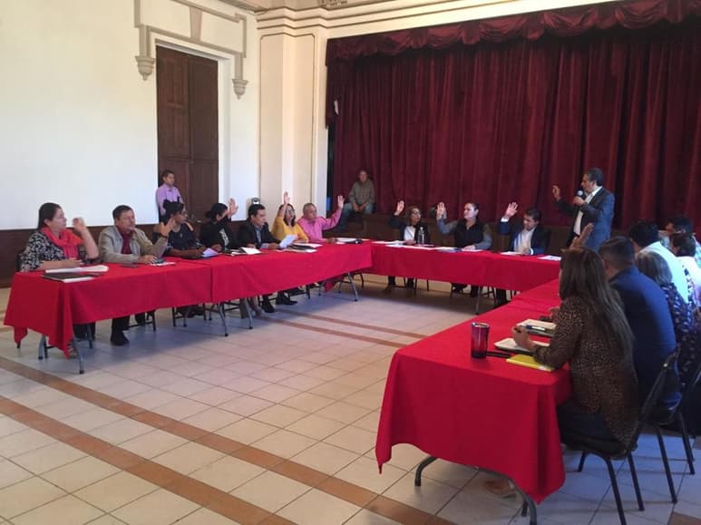Los votos en contra fueron de la fracción del PAN y de la regidora de Morena, Gloria Torres mientras que una abstención fue de José Guadalupe Padilla. (EL SIGLO DE TORREÓN)