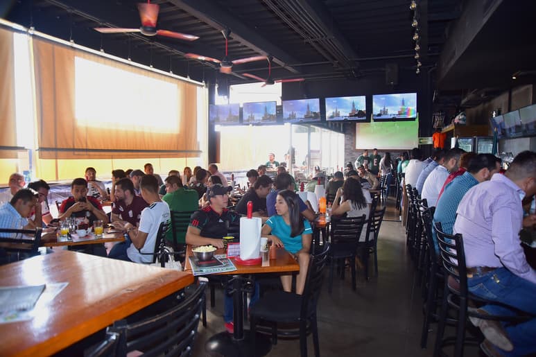 El sector restaurantero no espera repunte en las ventas durante las próximas celebraciones de Halloween y Día de Muertos. (ARCHIVO)