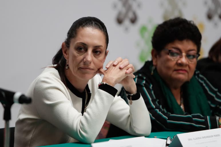 El presidente Andrés Manuel López Obrador dijo que 'está muy bien dicho' que se acuse a la procuradora General de Justicia de la Ciudad de México, Ernestina Godoy, de ser la 'fiscal carnal' de la jefa de gobierno, Claudia Sheinbaum. (ARCHIVO)