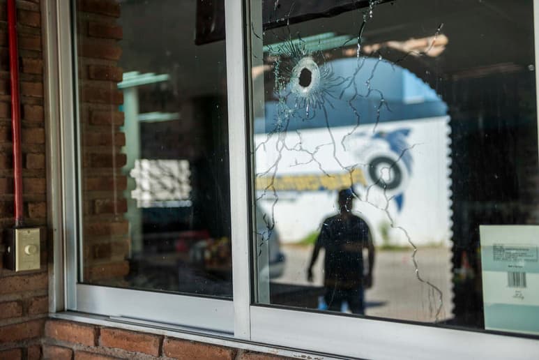 El Partido de la Revolución de Democrática (PRD) exigió sanciones políticas, penales y civiles para los responsables del operativo fallido del 17 de octubre en Culiacán, Sinaloa, cuya mala planeación, aseguró el dirigente Ángel Ávila, “puso a los mexicanos en estado de indefensión”. (ARCHIVO)