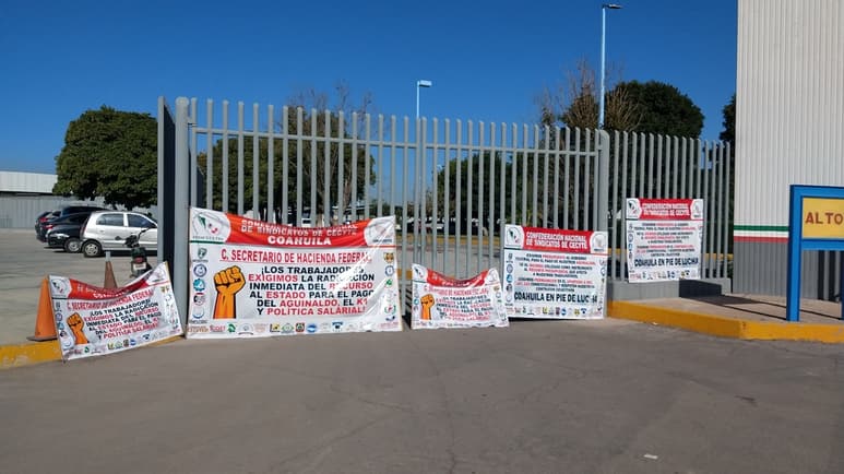 En caso de no tener una respuesta favorables, aseguran que la próxima semana realizarán una manifestación afuera del Palacio Nacional y una marcha con todos los sindicatos de los Cecyte en el país. (IVÁN CORPUS)