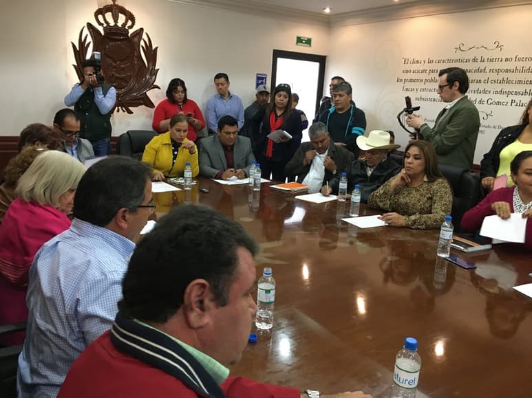 La alcaldesa dijo que cuenta con la renuncia firmada de cada uno de los directores municipales. (EL SIGLO DE TORREÓN)