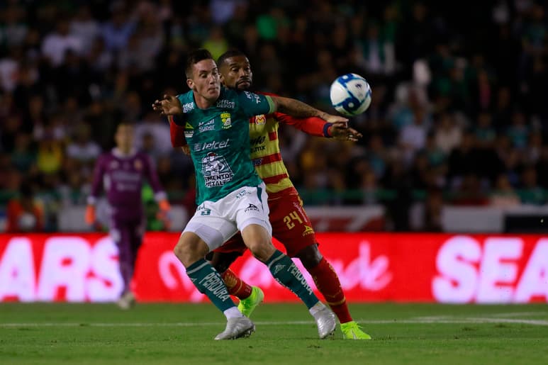 Duro partido se vivió en la cancha del Estadio León entre ambas escuadras, que buscaron amarrar un boleto para la liguilla. (JAM MEDIA)
