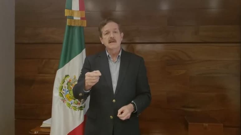 En un video publicado en su cuenta de Twitter el legislador afirmó que siempre se ha conducido con prudencia y no ha descalificado al presidente, al que llamó a propiciar la unidad nacional para resolver los problemas. (ESPECIAL)