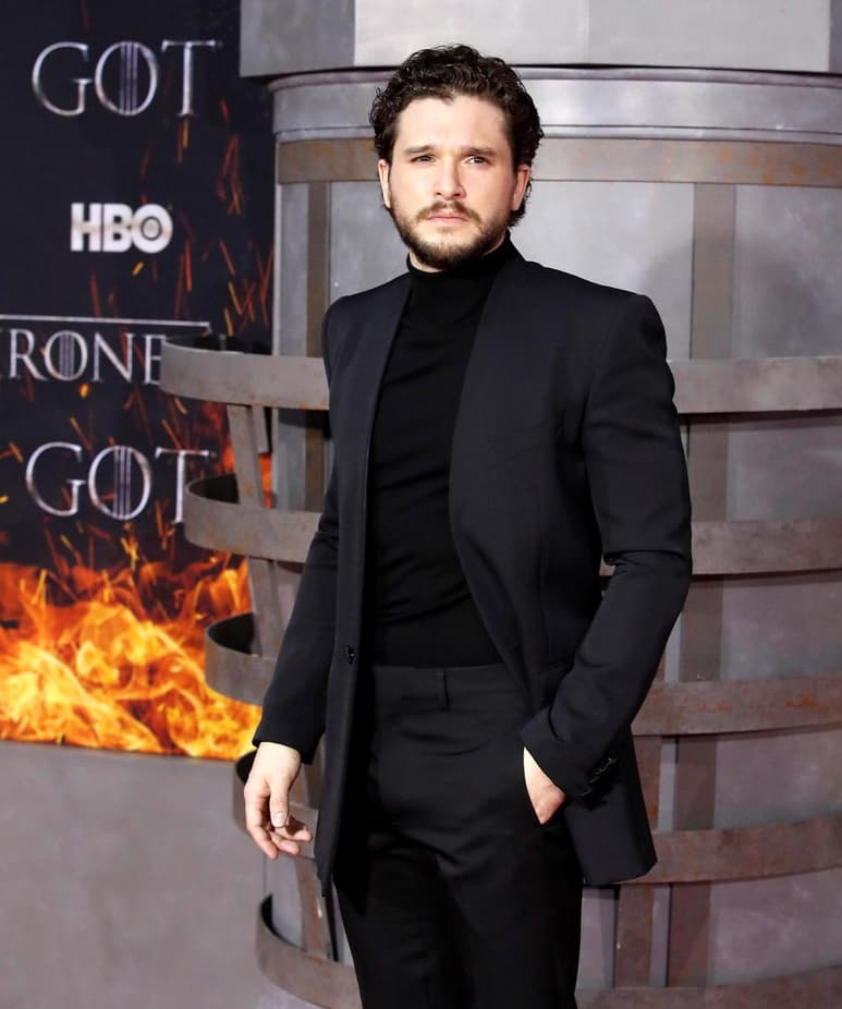 Rumores. Angelina Jolie ha dado de qué hablar tras asegurarse que ha estado coqueteando con el actor Kit Harington. (ARCHIVO)