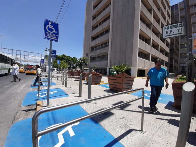 El Hospital de Especialidades No. 71 del IMSS, ubicado en Torreón, Coahuila, brinda servicio a 460 mil derechohabientes. (ARCHIVO)