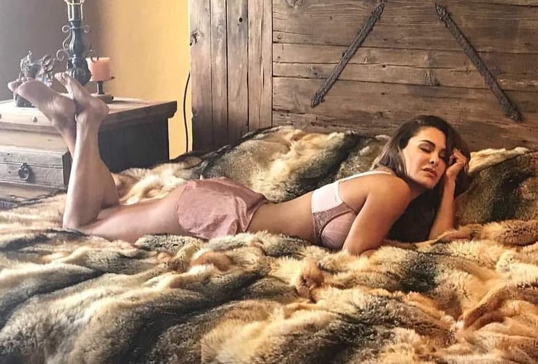 Ninel Conde se encuentra en su mejor momento, así lo demuestra en sus recientes fotografías donde presume sus curvas en atrevidos atuendos que despiertan las más bajas pasiones de sus fans. (INSTAGRAM)