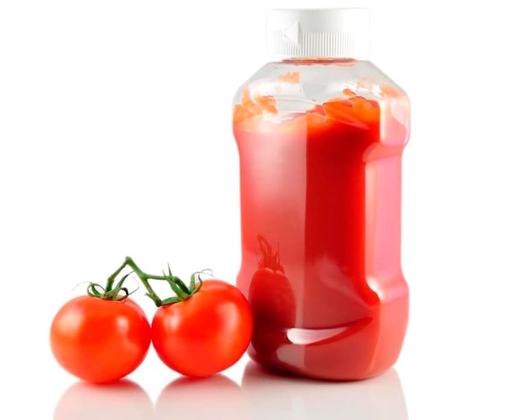 La salsa de tomate tipo cátsup, producto de alto consumo en México, puede contener jarabe de maíz de alta fructuosa, aditivo que causa daño al organismo si se consume en exceso. (ARCHIVO)