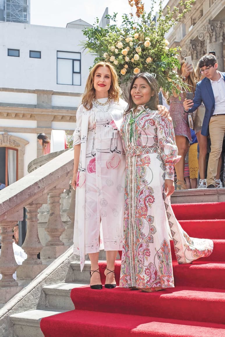 Compañeras. Marina de Tavira dijo que Yalitza Aparicio fue profesional durante el rodaje de la cinta. (ARCHIVO)