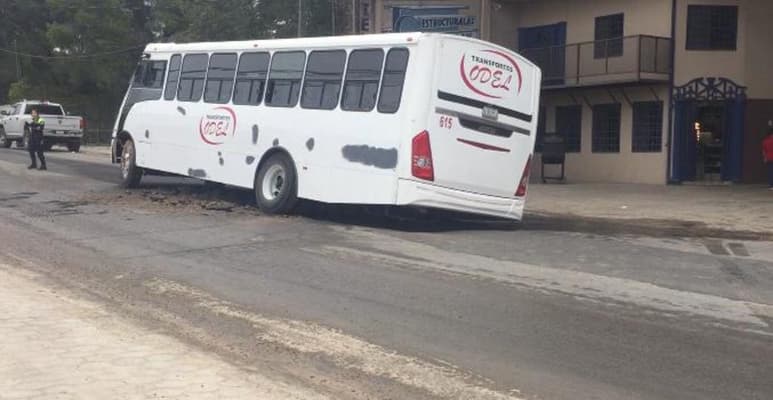 La circulación sobre la mencionada avenida Progreso fue cerrada temporalmente. (EL SIGLO COAHUILA)