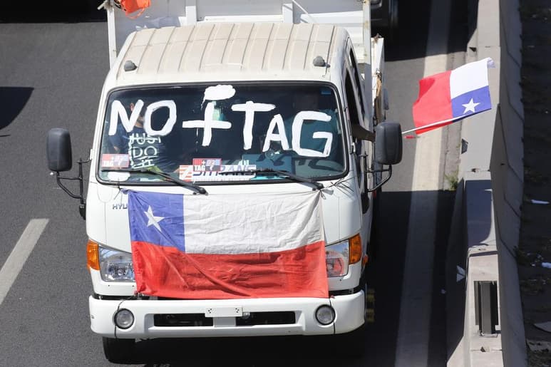 Las voces que más se escuchaban el viernes eran las de los camioneros y los estudiantes. (ARCHIVO)