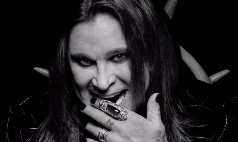 Luego de casi 10 años, Ozzy Osbourne lanza un nuevo sencillo en solitario titulado Under the Graveyard, que forma parte de su próximo material discográfico Ordinary Man que estrenará en 2020. (ESPECIAL)