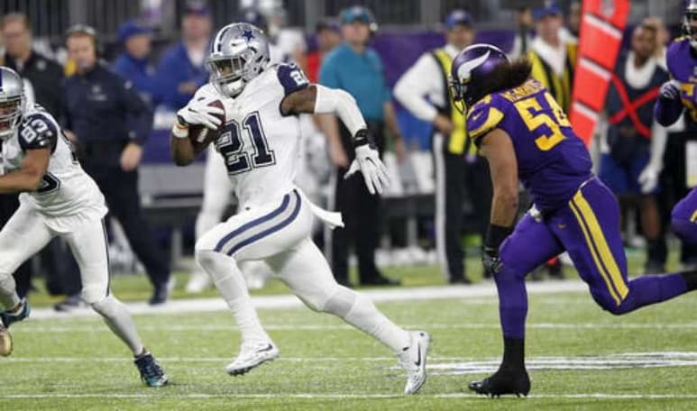 Ezekiel Elliott (i), corredor de los Vaqueros, ha lucido en los últimos dos partidos.