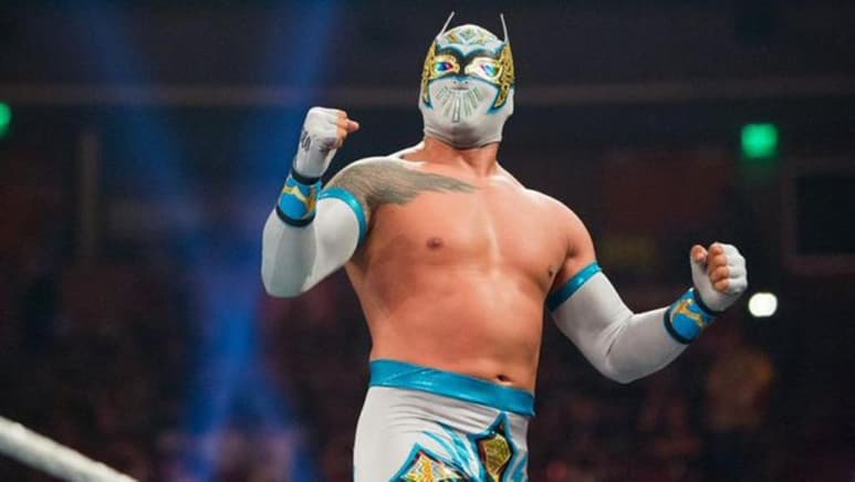 El luchador mexicano considera que vienen sus mejores años y que no le gusta depender de una sola empresa como la WWE. (CORTESÍA)