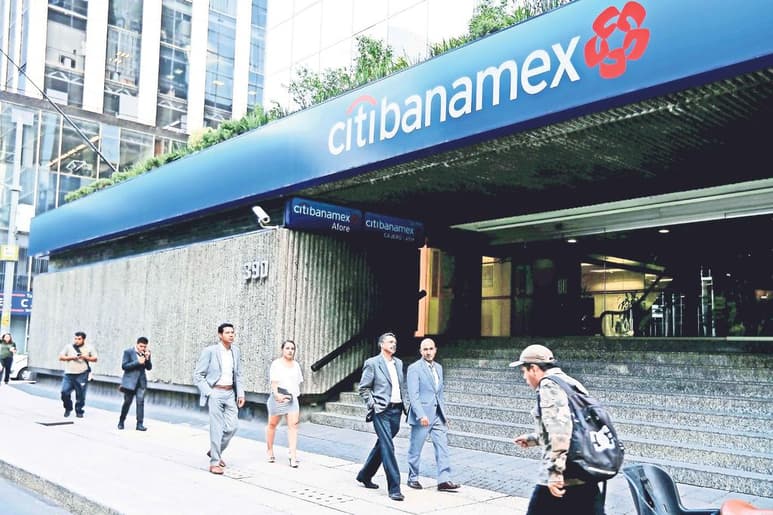 El próximo lunes 18 de noviembre las instituciones bancarias suspenderán sus operaciones al público, con motivo del festivo que conmemora el 109 Aniversario de la Revolución Mexicana, informó la Asociación de Bancos de México. (ARCHIVO)