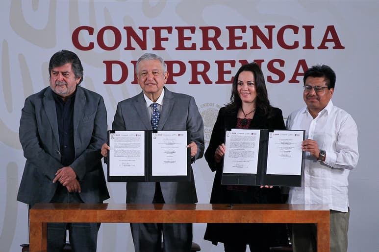 López Obrador anunció que este viernes inicia el proceso de consulta para conocer el parecer de las comunidades indígenas sobre la construcción del Tren Maya, mecanismo que se realizará en 15 sedes. (NOTIMEX)