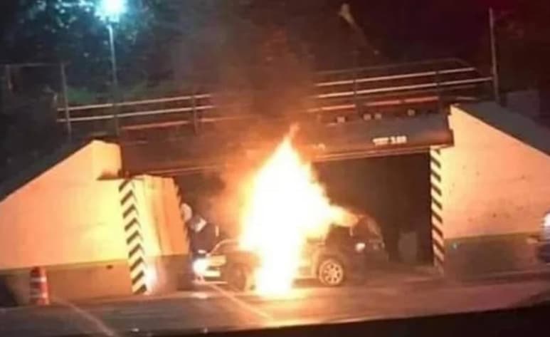Ayer por la tarde en la unidad habitacional Benito Juárez se registró una balacera cerca de un centro comercial, donde clientes y automovilistas buscaron refugio.
(ESPECIAL)