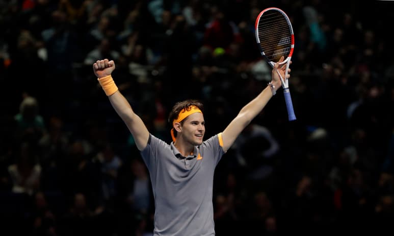 El austriaco Dominic Thiem festeja tras eliminar al vigente campeón, el alemán Alexander Zverev.