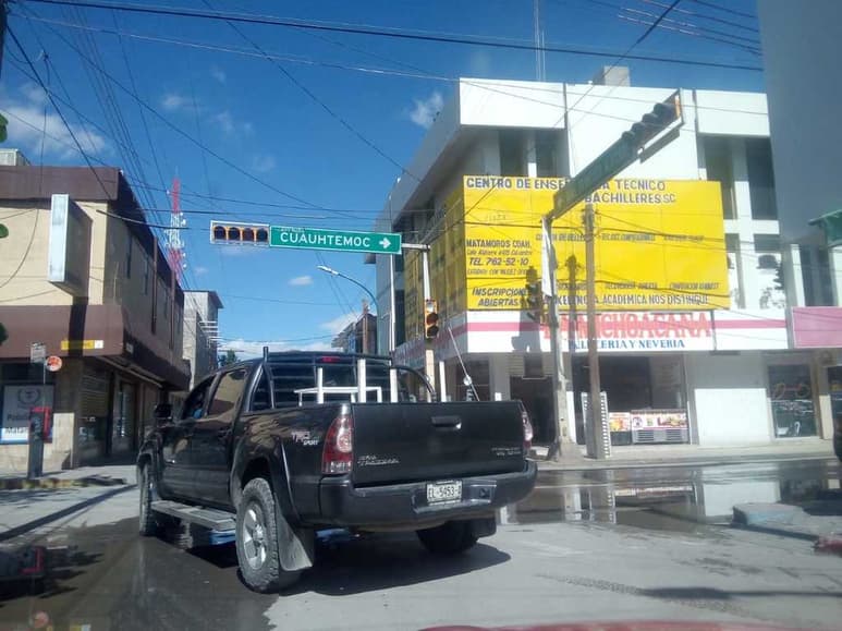 Desde hace varios años que dejaron de funcionar los semáforos en el área comercial del municipio de Matamoros. (MARY VÁZQUEZ / EL SIGLO DE TORREÓN)
