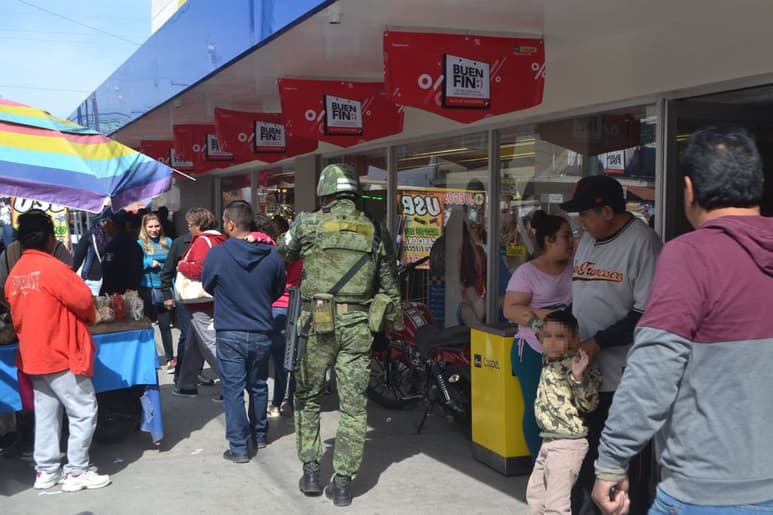Durante el Buen Fin, Seguridad Pública detuvo a 10 personas, en su mayoría por robo de prendas de ropa. (EL SIGLO DE TORREÓN)