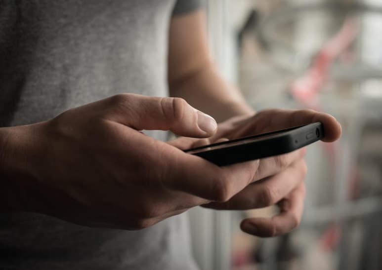 El uso de Internet y redes sociales incrementó 18 por ciento la depresión y 15 por ciento los trastornos de ansiedad en tan sólo 10 años a nivel mundial. (ARCHIVO)