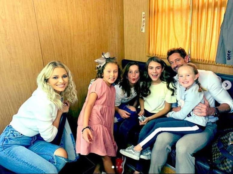 Con foto. Gabriel sube a sus redes fotografías donde aparecen sus hijas conviviendo con su actual pareja, la actriz rusa Irina. (INSTAGRAM)