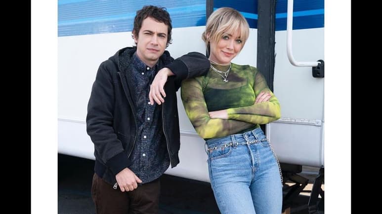 Disney y la protagonista de su producción, Hilary Duff, dieron a conocer la incorporación de Adam Lamberg. (ESPECIAL)