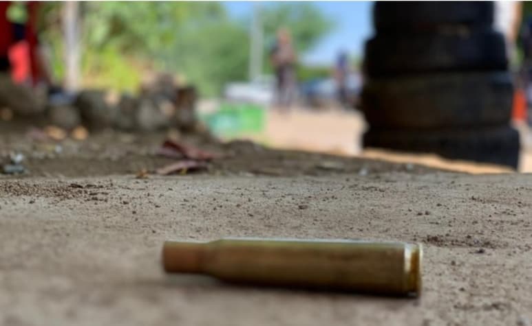 En Morelia, una persona fue asesinada a balazos al interior de una vivienda ubicada sobre la calle Candelilla, de la colonia Eduardo Ruíz.