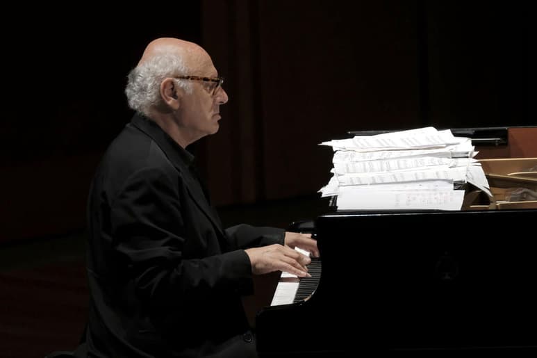 Virtuoso. El compositor visitará por primera vez la ciudad con un recital de piano.