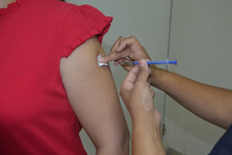 Hay poca disposición de la ciudadanía para aplicarse la vacuna contra la influenza, por lo que hacen el llamado a que acudan.