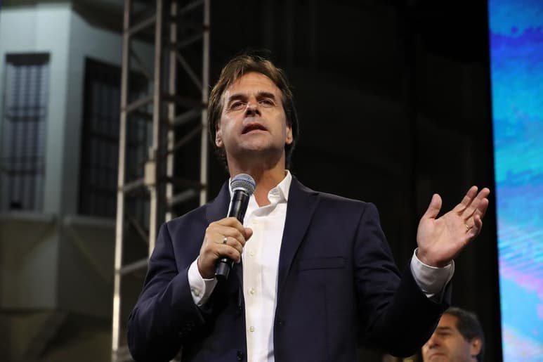 Se disputan la presidencia los candidatos Luis Lacalle Pou, del Partido Nacional, y Daniel Martínez, del Frente Amplio. (EFE)