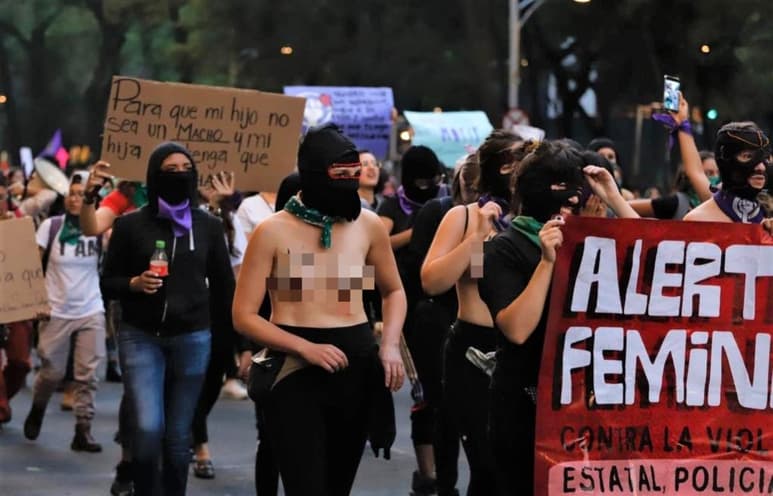 En este contingente camina no sólo por ella, si no por las mujeres de su familia por cada una de las chicas con las que ha colaborado en su ámbito laboral, por sus amigas, pero sobre todo por las nuevas generaciones de mujeres. (ESPECIAL)