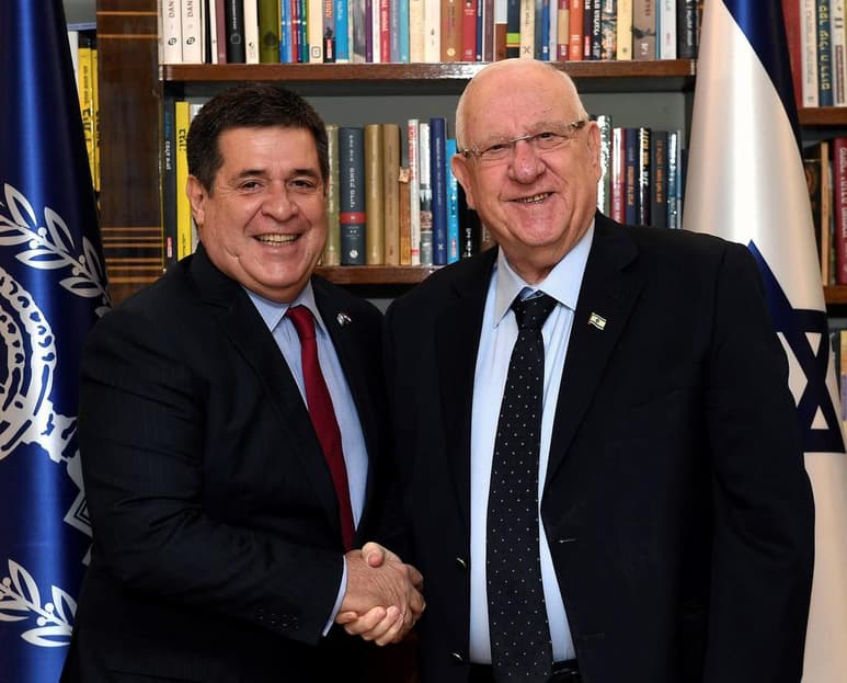 Se dictó una orden de arresto en Brasil contra el expresidente paraguayo Horacio Cartes por un caso de lavado de dinero. (ARCHIVO)