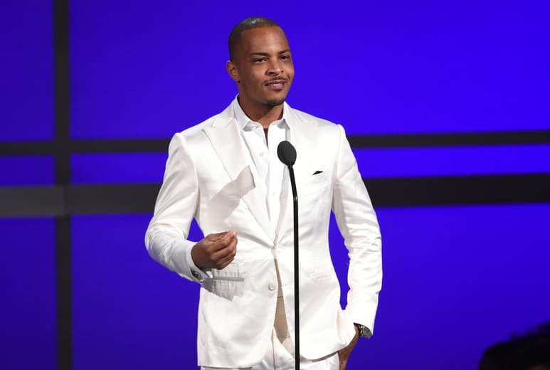 En las redes. El rapero T.I. fue muy criticado. (AP)