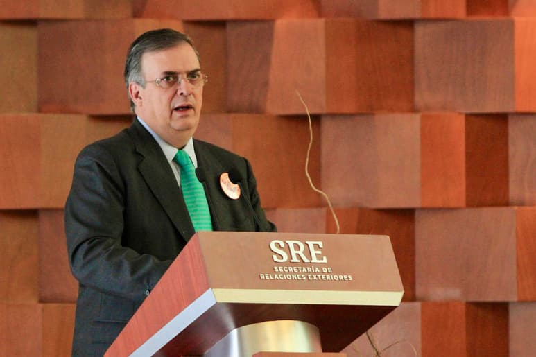 Luego de recibir múltiples críticas por su expresión sobre el Hemiciclo, el secretario de Relaciones Exteriores, Marcelo Ebrard, decidió añadir algo más a la controversia. (NOTIMEX)
