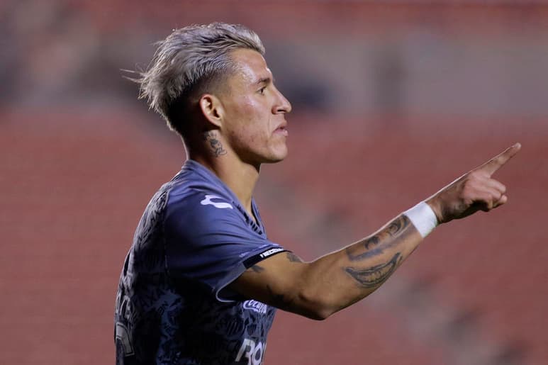 Cristian Calderón estaría ya amarrado por la Chivas para jugar en el torneo Clausura 2020. (ARCHIVO)