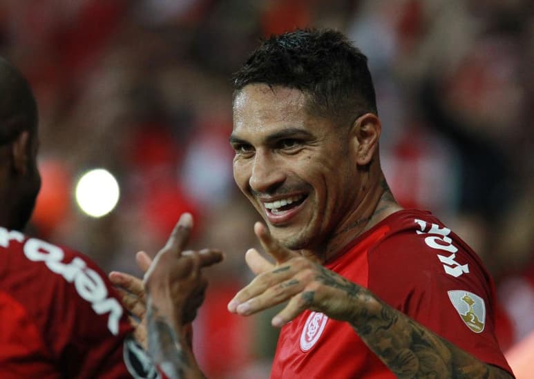 El atacante peruano de 35 años actualmente es jugador del Internacional de Porto Alegre, en el futbol brasileño. (ARCHIVO)
