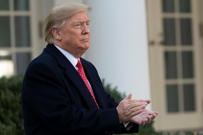 Trump escribió en Twitter que le 'encantaría' que testificaran algunos de sus asesores, como el secretario de Estado, Mike Pompeo. (EFE)