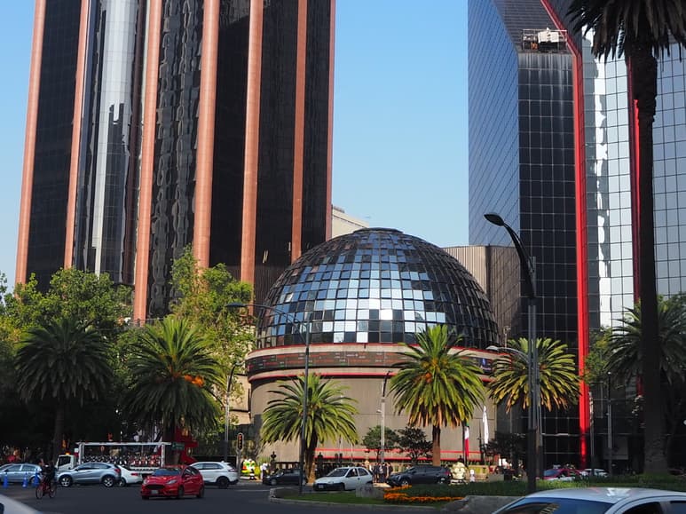 El Índice de Precios y Cotizaciones de la Bolsa Mexicana de Valores cerró ayer en las 42 mil 852.36 unidades, lo que equivale al 1.57 por ciento de la jornada anterior. (ARCHIVO)
